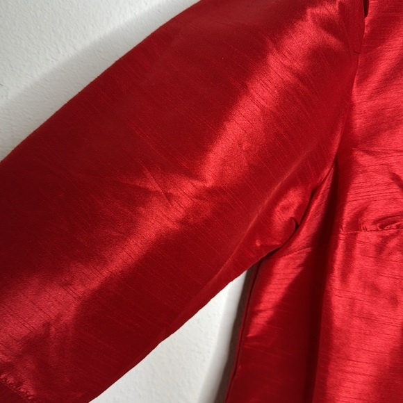 Crown & Ivy NWT plus size lined red puffy sleeve top 1X - Picture 5 of 7